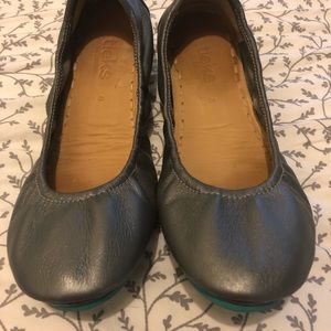Size 8 Metallic Pewter Tieks